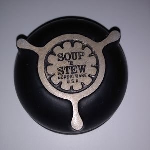 Nordic ware soup pot /personal size